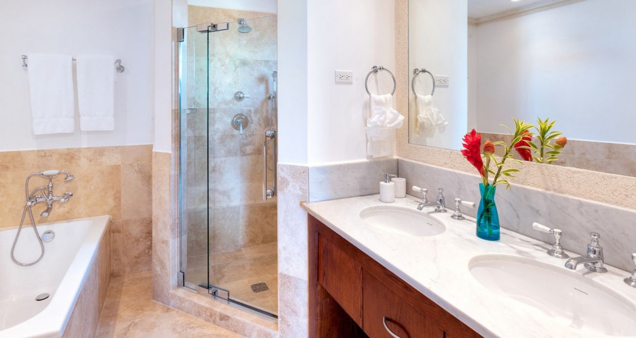 Cherry Red Barbados - Bathroom