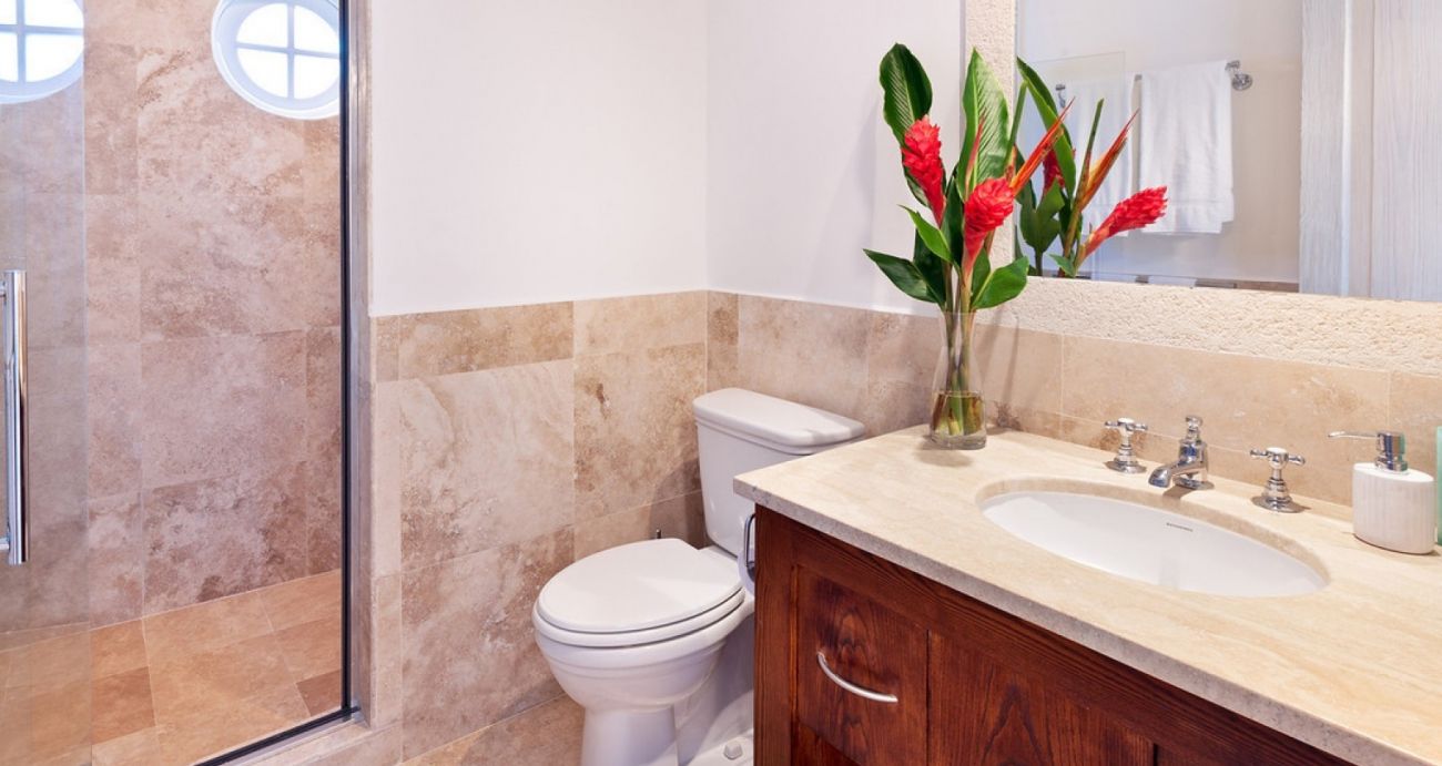 Cherry Red Barbados - Bathroom