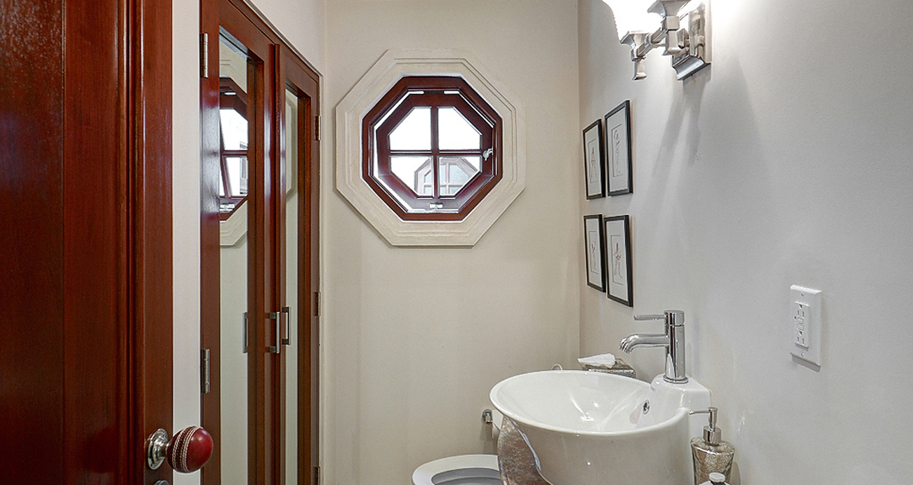 Claridges 6 - Lovely Bathrooom