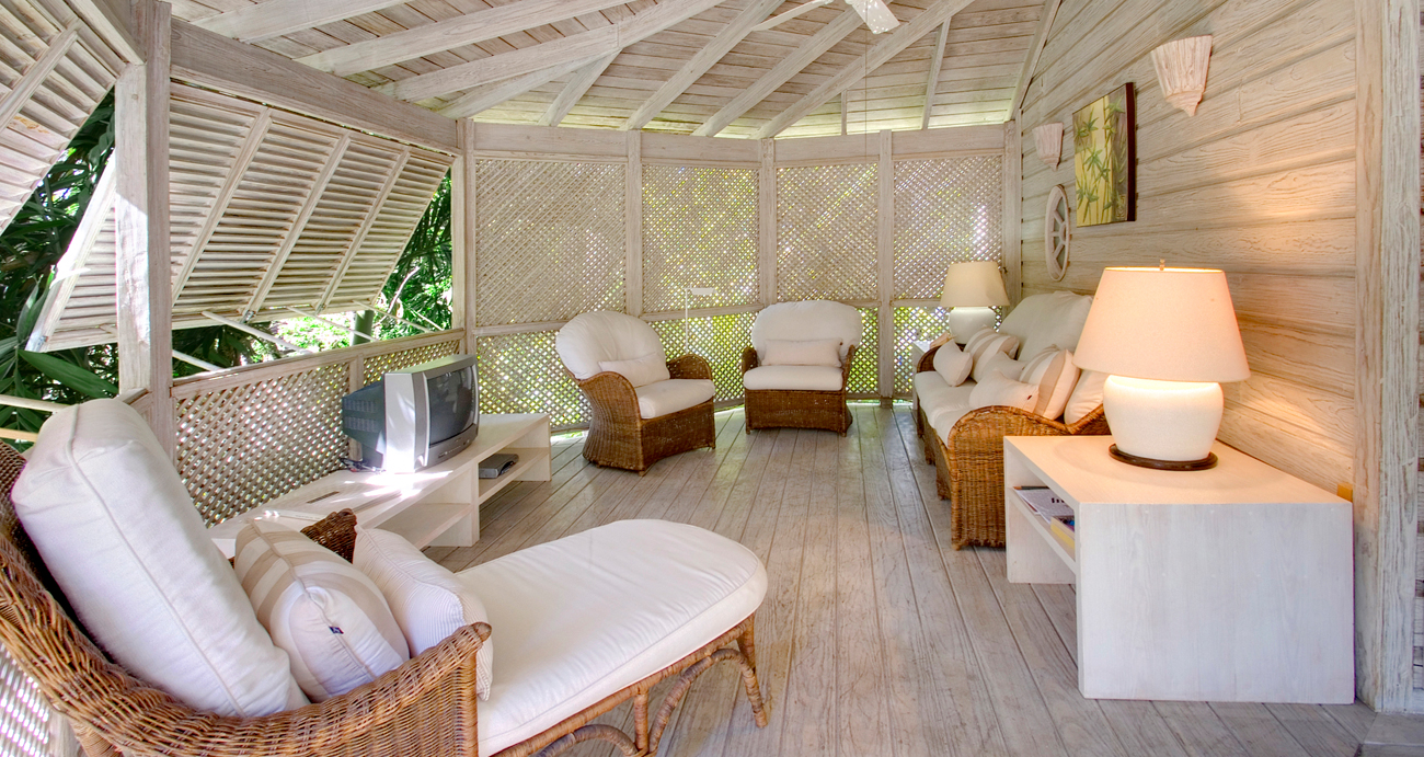 Landmark - Great Outdoor Living Area