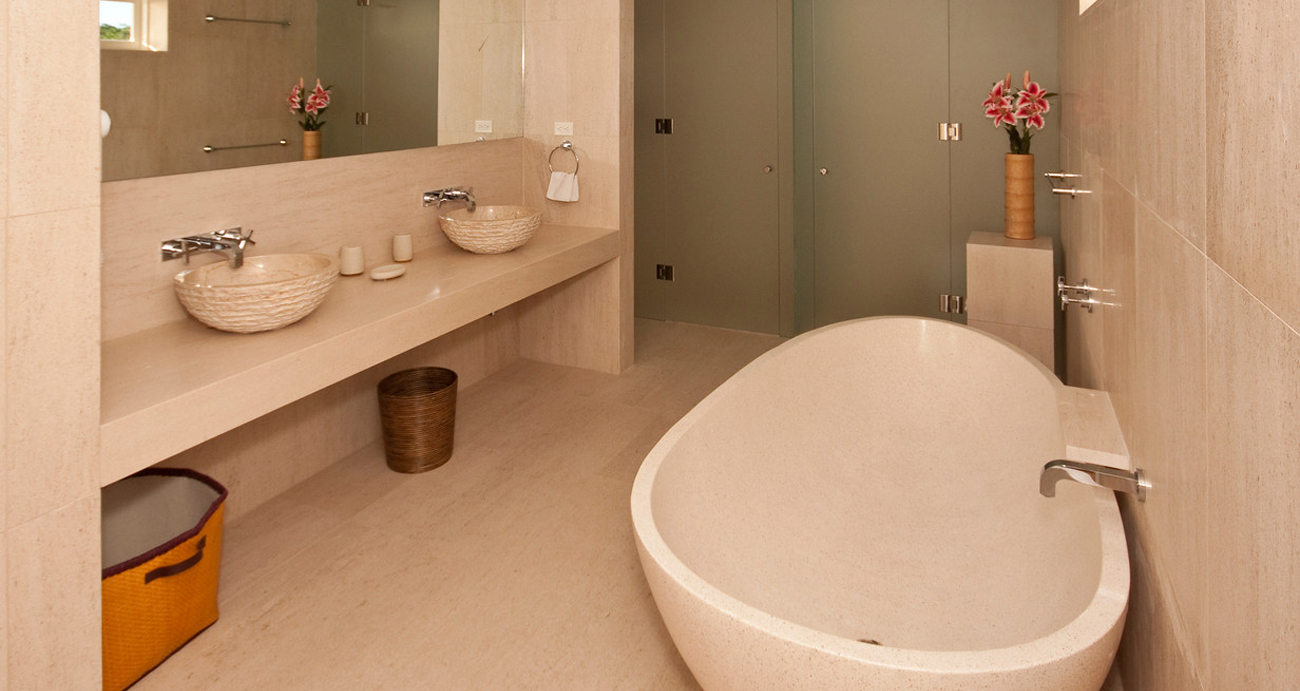 Tom Tom - Nice Bathroom