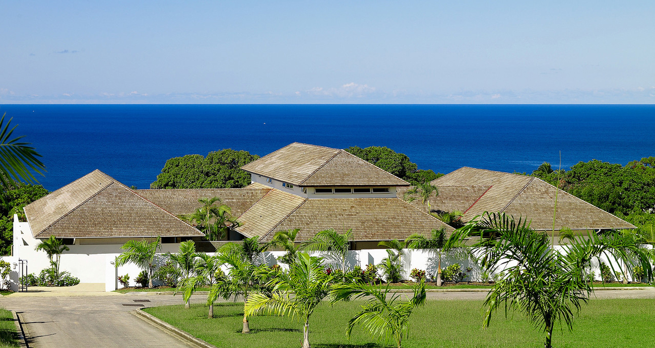 Tom Tom - Stunning Exterior