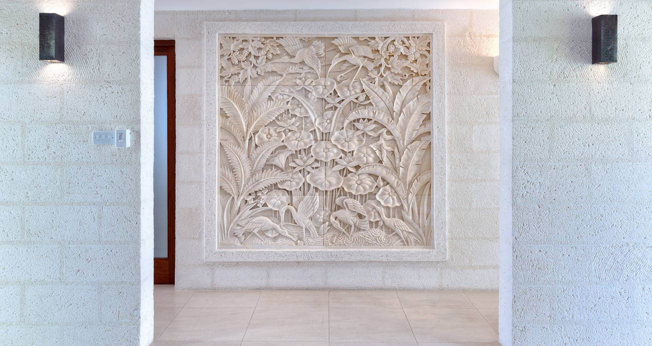 Tom Tom - Lovely Hallway